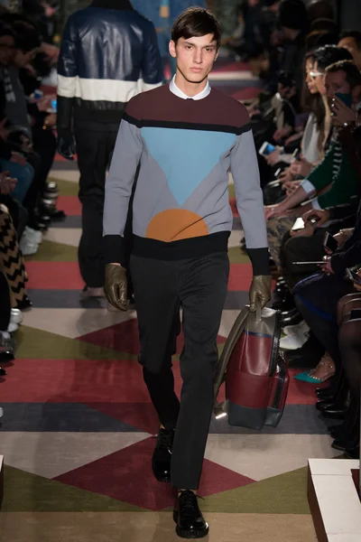 Look 14